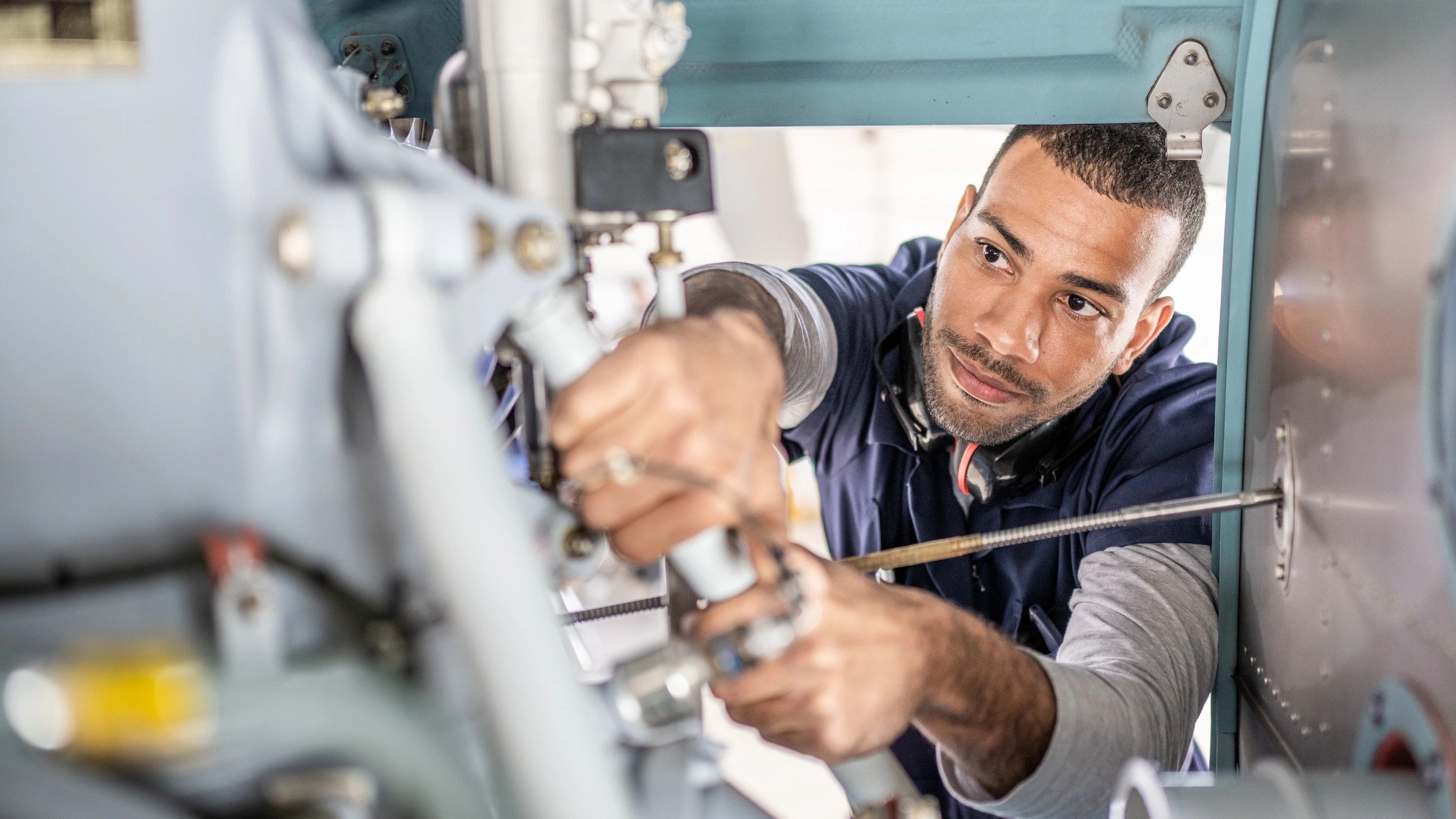 commercial airplane maintenance