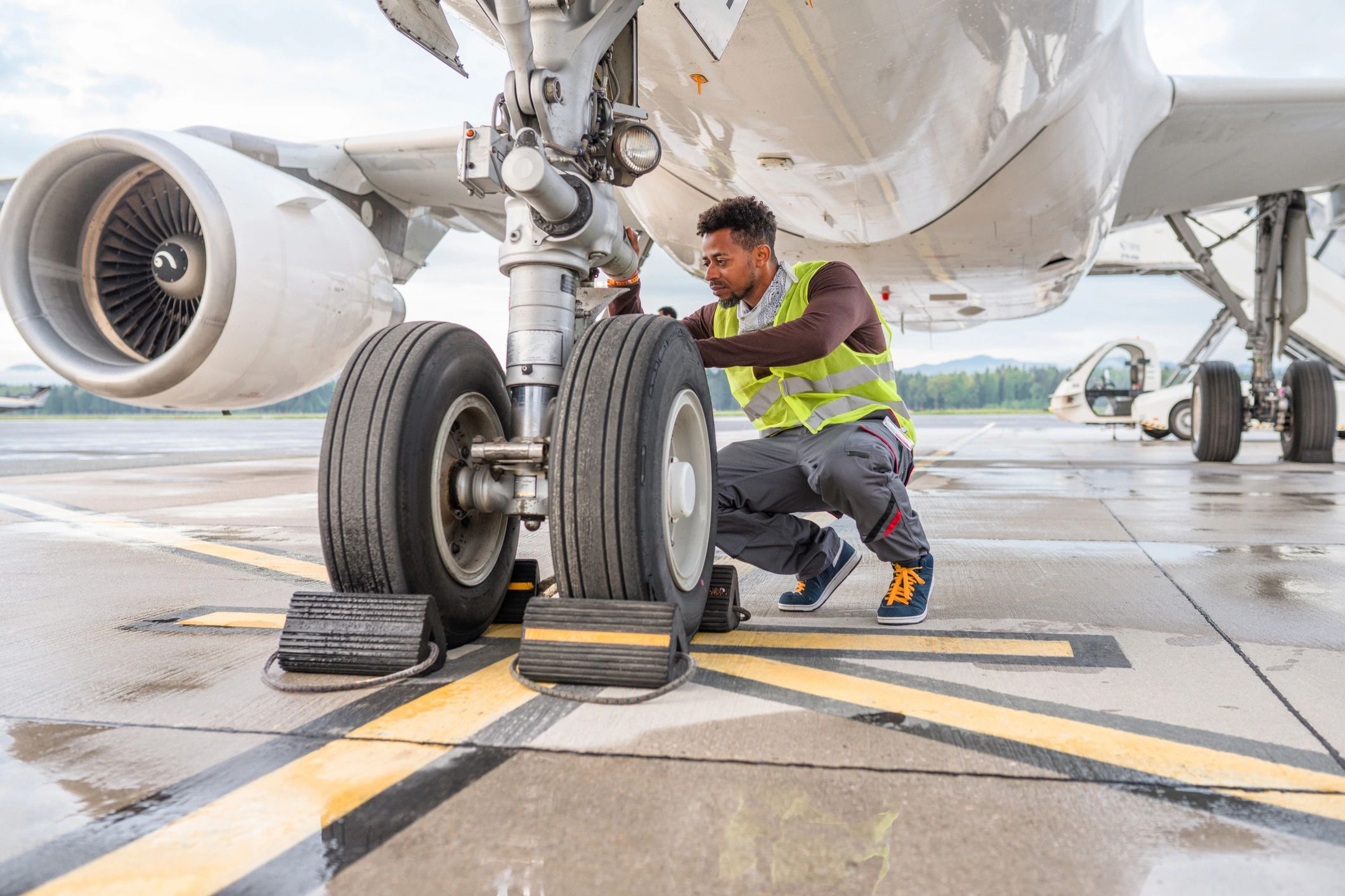 commercial airplane maintenance